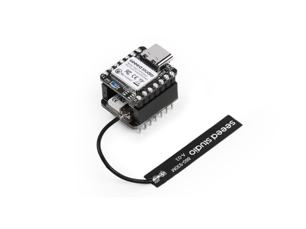 Seeed Studio XIAO nRF52840 stacked on Wio-SX1262 with FPC antenna